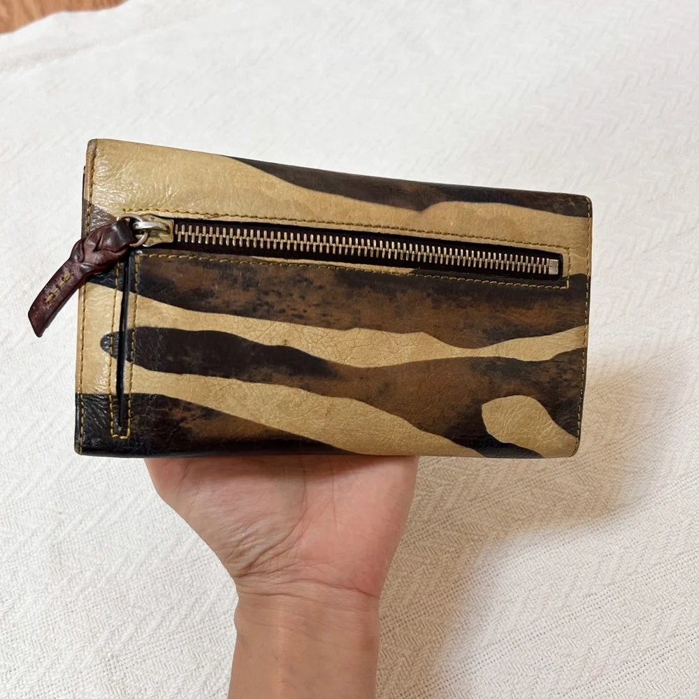 Dooney & Bourke Vintage Zebra Wallet - Picture 2 of 16